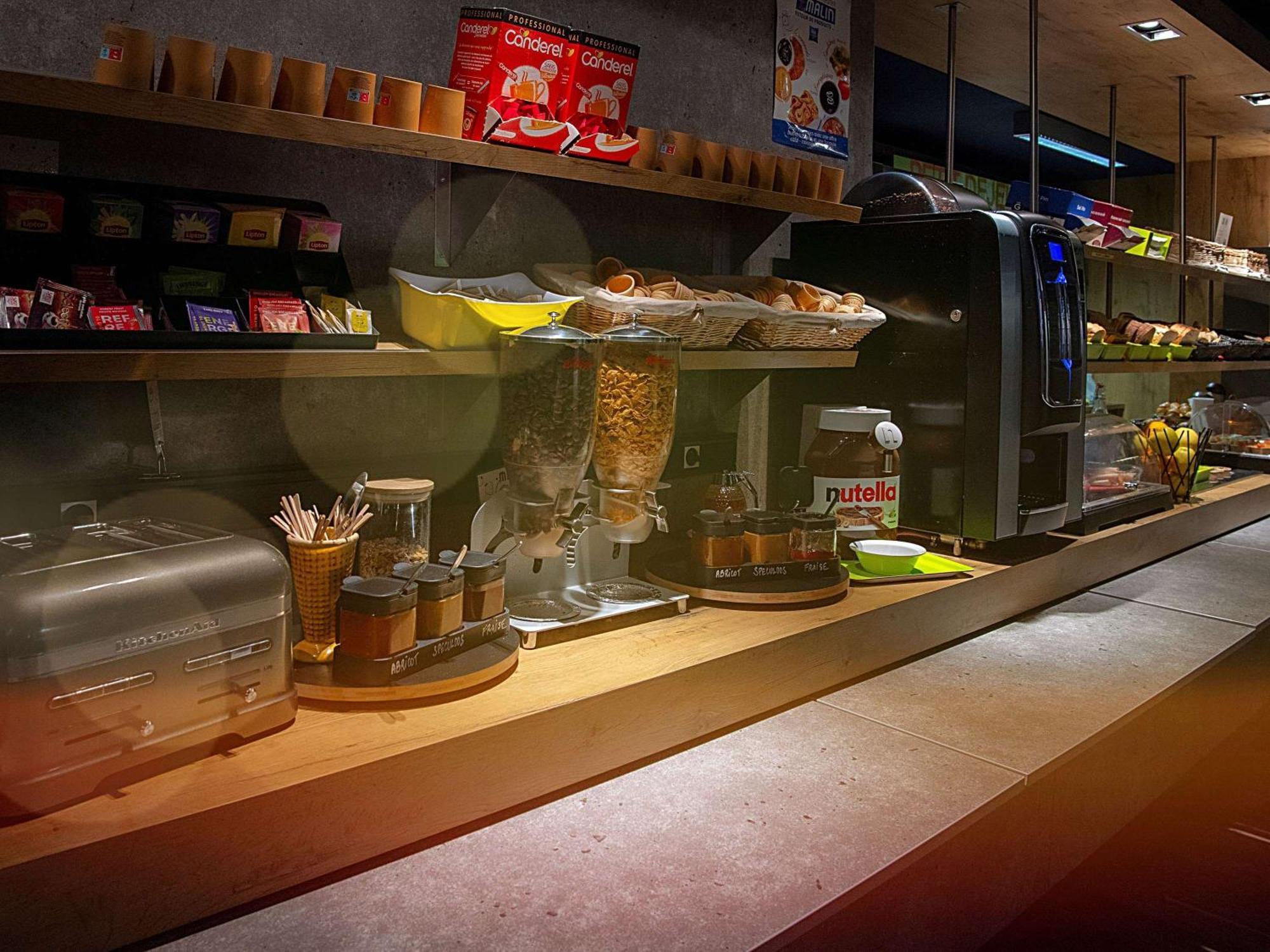Ibis Budget Le Havre Les Docks Bagian luar foto