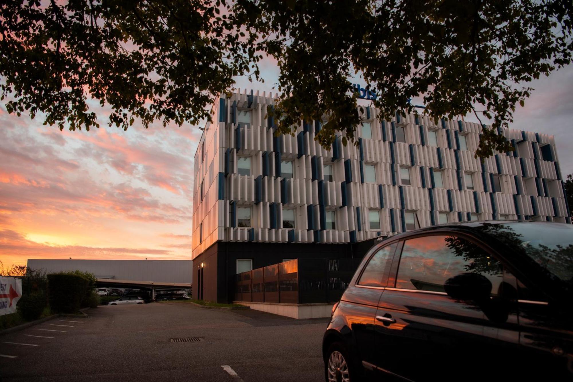 Ibis Budget Le Havre Les Docks Bagian luar foto