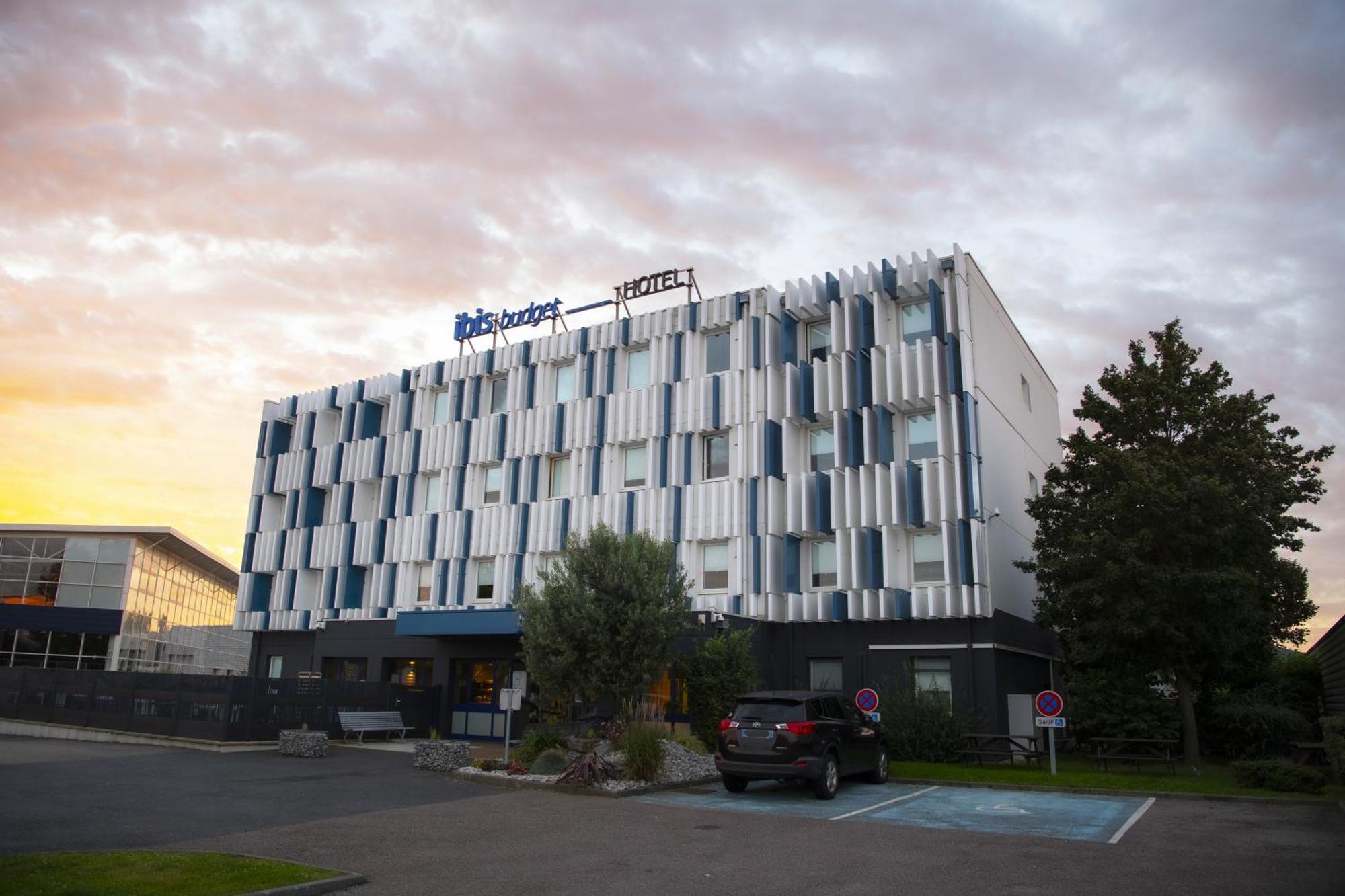 Ibis Budget Le Havre Les Docks Bagian luar foto